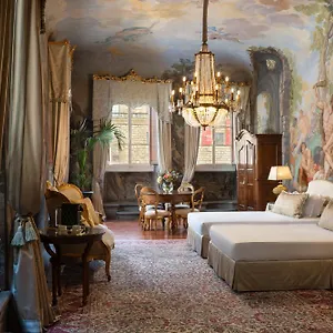 Piazza Pitti Palace - Residenza D'epoca *** Florence