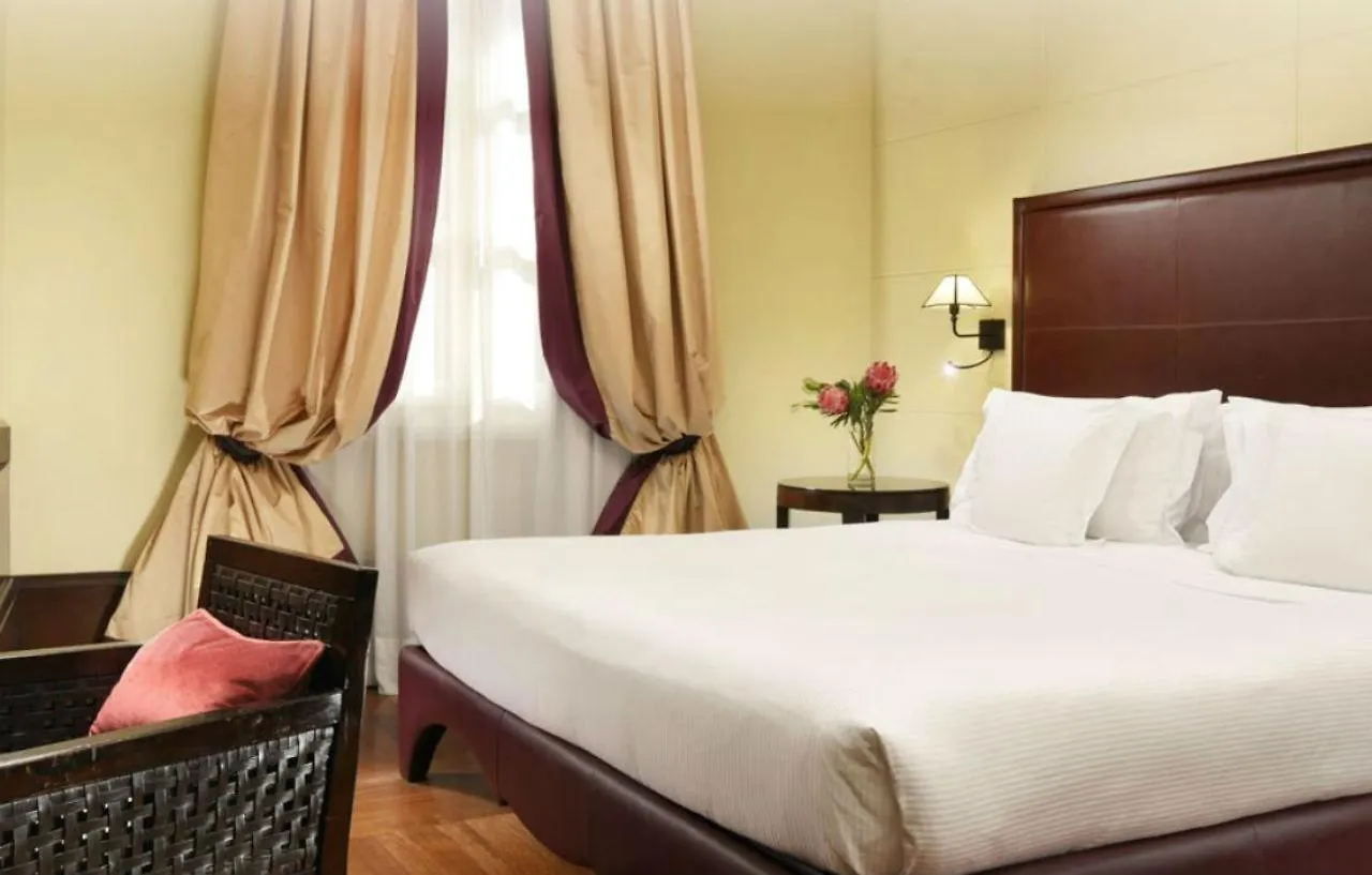 Hotel L'Orologio - WTB Hotels Florence 4*,